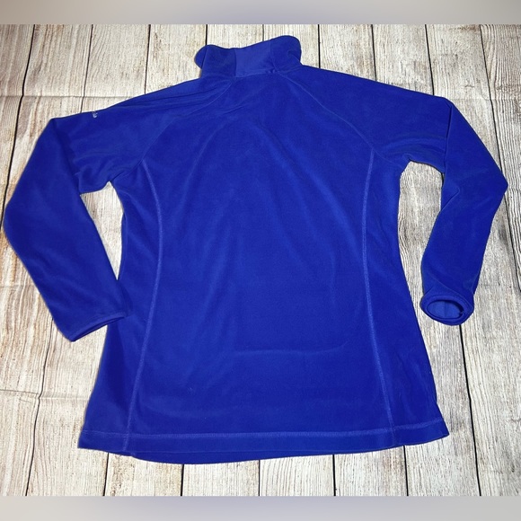 Lightweight Columbia Pullover - Picture 2 of 4